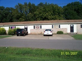 164 Fields St in Russellville, AR - Building Photo
