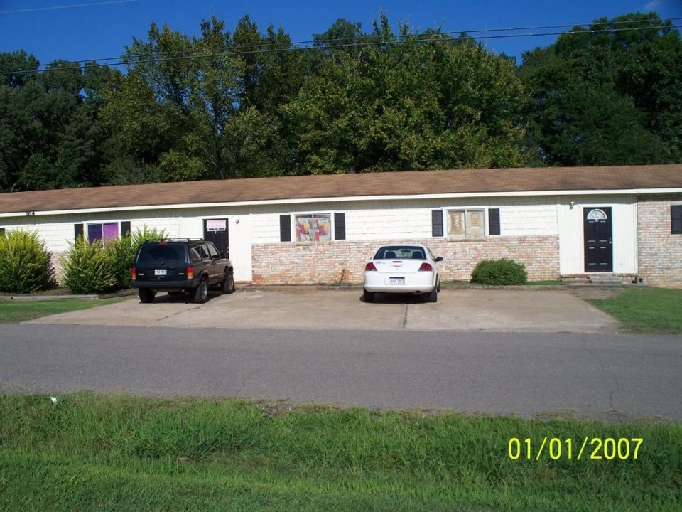 164 Fields St in Russellville, AR - Foto de edificio