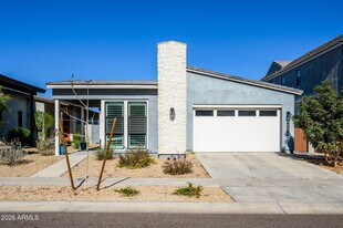 824 E Monte Wy in Phoenix, AZ - Building Photo