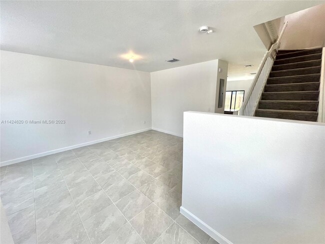 23458 SW 127th Pl in Princeton, FL - Foto de edificio - Building Photo