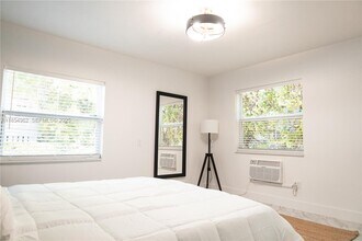 224 Meridian Ave in Miami Beach, FL - Building Photo - Building Photo