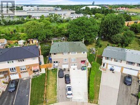 7691 Wildfern Dr in Mississauga, ON - Building Photo