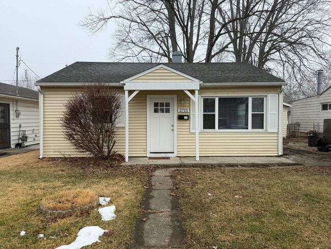 property at 2715 Kenwood Ave