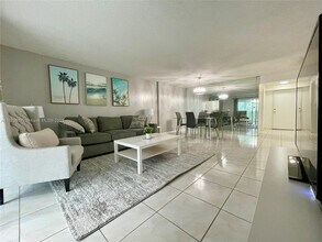 131 SE 3rd Ave in Dania Beach, FL - Building Photo - Building Photo