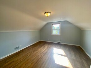 874 Kirk Dr SE in Grand Rapids, MI - Building Photo - Building Photo