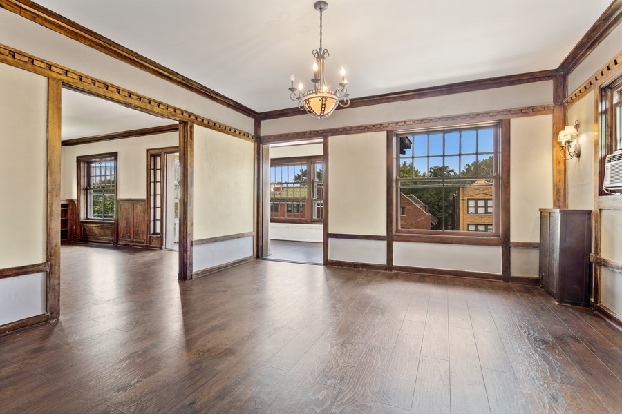 1015 E Hyde Park Blvd in Chicago, IL - Building Photo