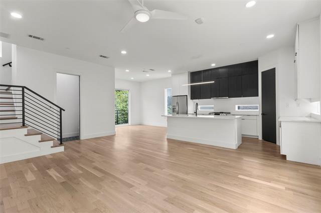 property at 2916 Hawthorne Ave