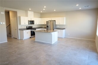 5269 Acadia Leaf St in Las Vegas, NV - Building Photo - Building Photo
