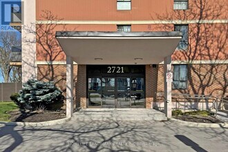 2721 Victoria Park Ave in Toronto, ON - Building Photo - Building Photo