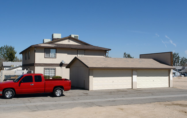 16429 Lariat Rd in Victorville, CA - Building Photo - Building Photo