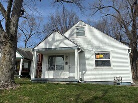 3221 W Riverview Ave in Dayton, OH - Building Photo
