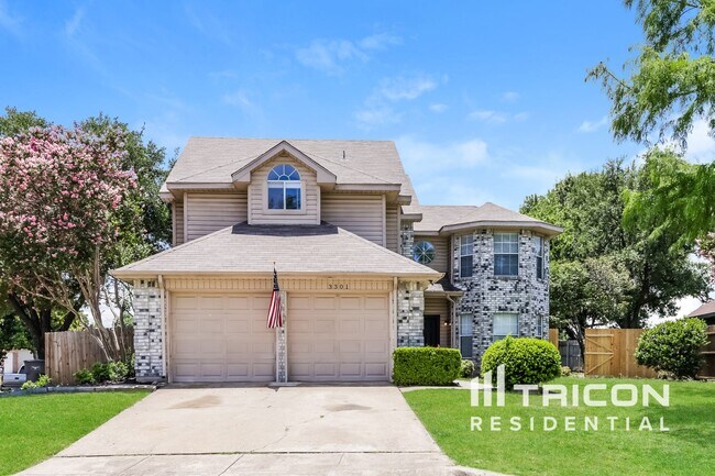 property at 3301 Plantation Ln