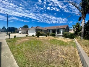 1605 Paseo Flores Dr in Suisun City, CA - Building Photo - Building Photo