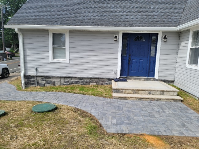 225 Lakeside Ave in Hopatcong, NJ - Foto de edificio - Building Photo