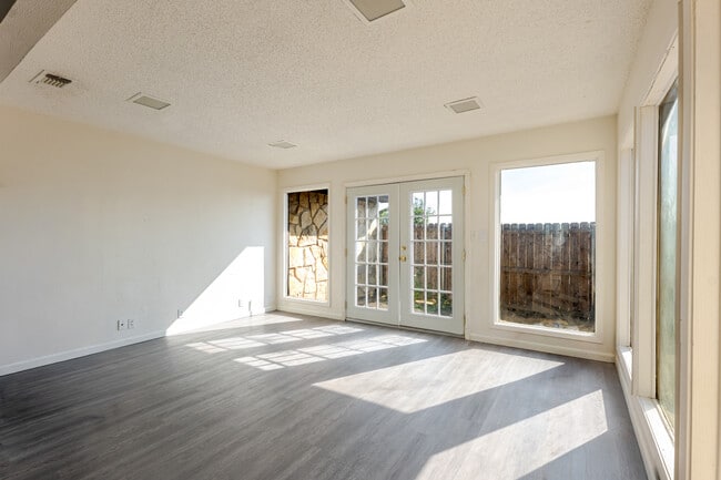 504 Hilltop Dr in Weatherford, TX - Building Photo - Building Photo