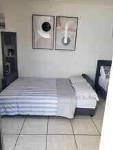 17121 NW 10th Ct, Unit AliaSpot Studio in Miami, FL - Foto de edificio - Building Photo