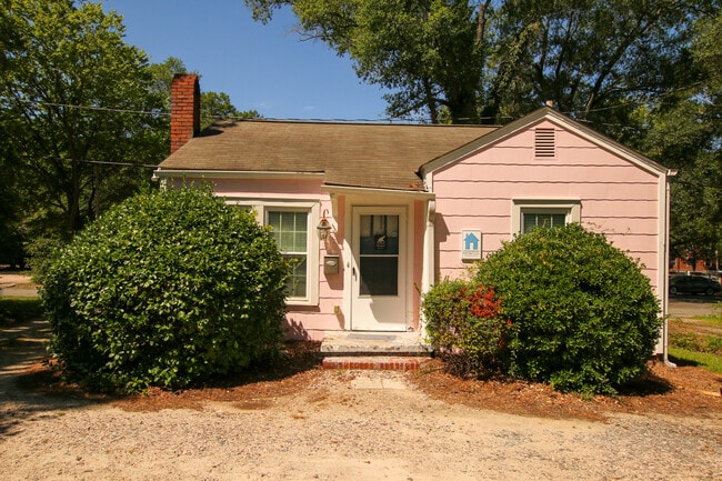 925 College Ave
