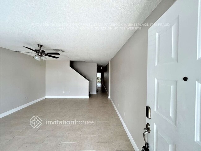 2011 Fluorshire Dr in Brandon, FL - Building Photo - Building Photo