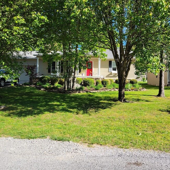 110 Hilton Ln in Crossville, TN - Building Photo - Building Photo