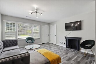 1561 Pontiac Pl SE in Atlanta, GA - Foto de edificio - Building Photo