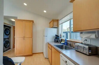 1030 Mt Olympus Ave SE in Ocean Shores, WA - Building Photo - Building Photo
