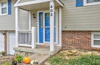 403 SE Annette St in Lee's Summit, MO - Building Photo - Building Photo