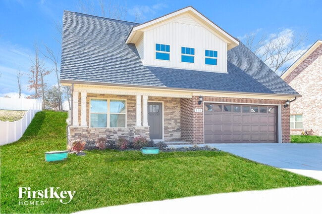 219 Edgefield Ct in Pleasant View, TN - Building Photo - Building Photo