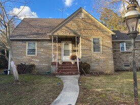 95 Sycamore Ave in Livingston, NJ - Building Photo