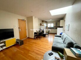 1124 Commonwealth Ave, Unit 702 in Boston, MA - Building Photo