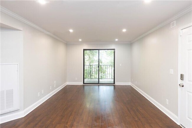 2657 Lenox Rd NE in Atlanta, GA - Building Photo - Building Photo