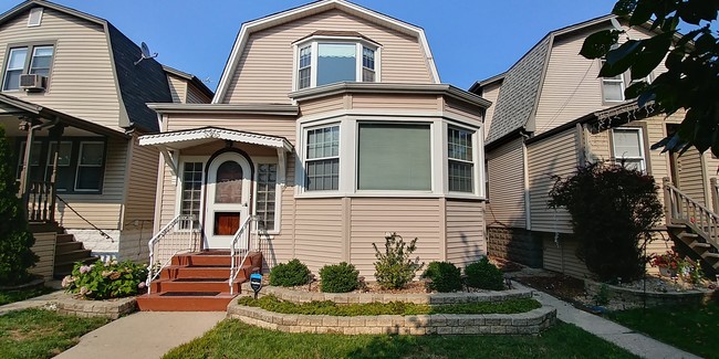 5365 N Magnet Ave, Unit 2 in Chicago, IL - Building Photo - Building Photo