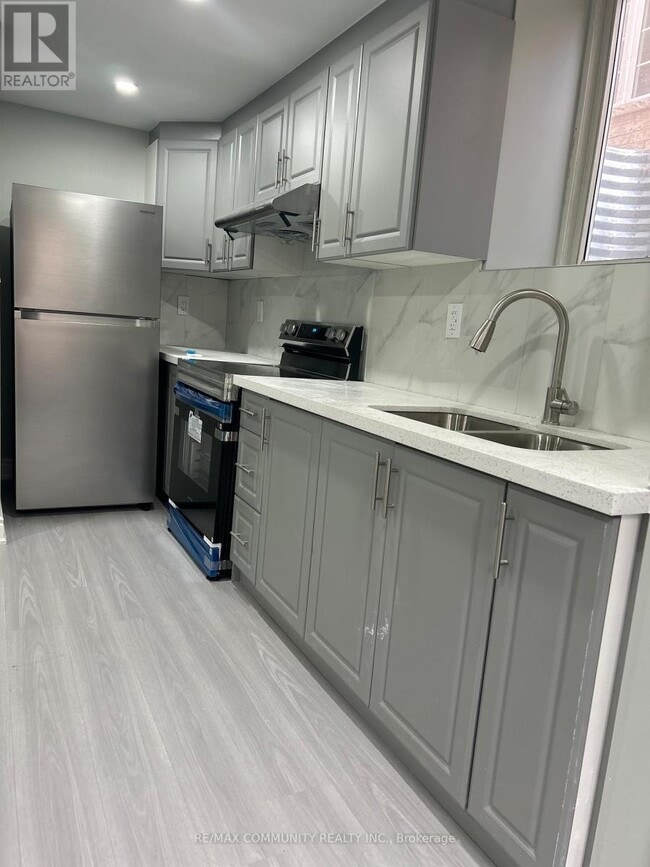 property at 70 Rosewell Cres