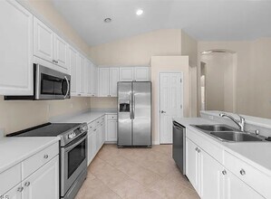 11970 Bramble Cove Dr, Unit 8 in Ft. Myers, FL - Building Photo - Building Photo