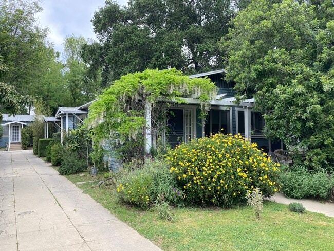 property at 424 El Centro St