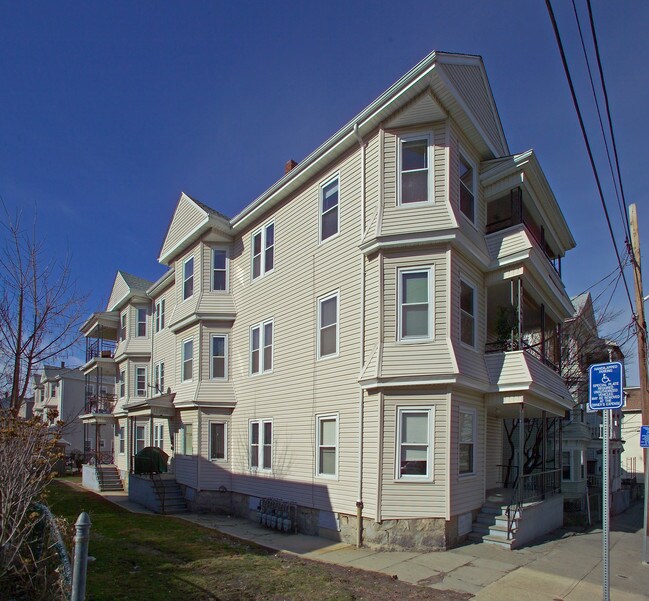 259 Fountain St in Fall River, MA - Building Photo - Building Photo