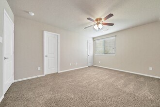 107 Autumn Forest Ln in Conroe, TX - Building Photo - Building Photo