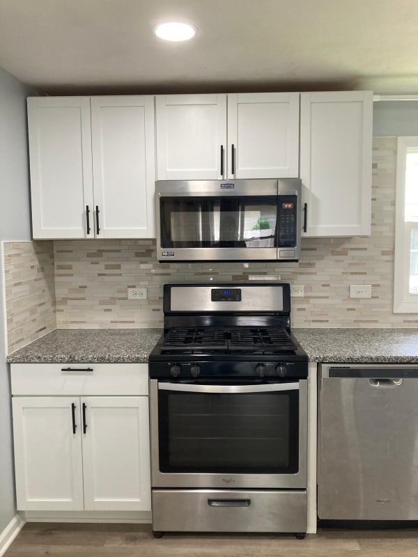 33660 N Oakland Dr in Grayslake, IL - Building Photo - Building Photo