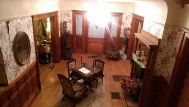 2374 Mission Inn Ave in Riverside, CA - Foto de edificio - Building Photo