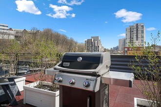 35 S Huntington Ave-Unit -Unit 308 in Boston, MA - Building Photo - Building Photo