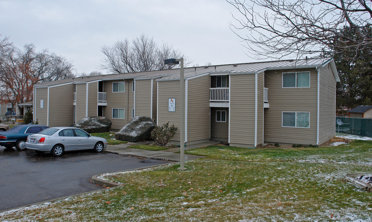 Chaparral in Emmett, ID - Foto de edificio