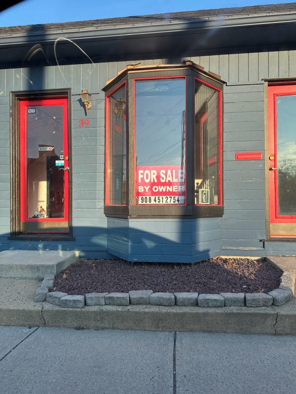 property at 39 Mine St