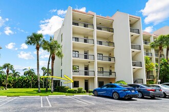 3000 Presidential Way in West Palm Beach, FL - Building Photo - Building Photo