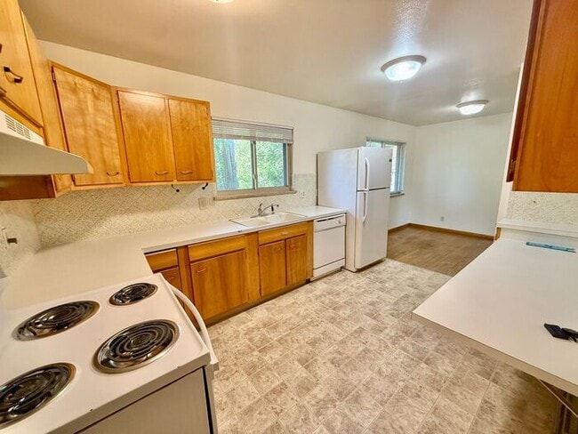 property at 2535 21st Ave Ct