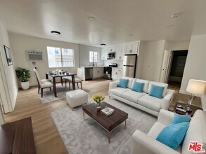 5440 Carlton Way in Los Angeles, CA - Foto de edificio - Building Photo