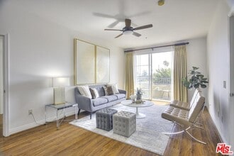 601 Serrano Ave in Los Angeles, CA - Foto de edificio - Building Photo