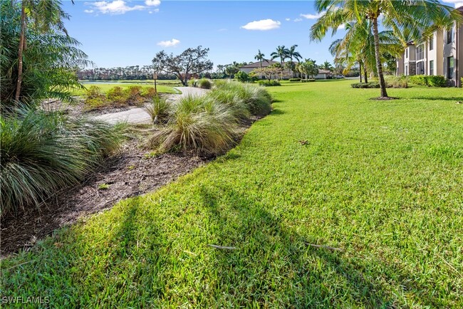 9844 Venezia Cir in Naples, FL - Foto de edificio - Building Photo