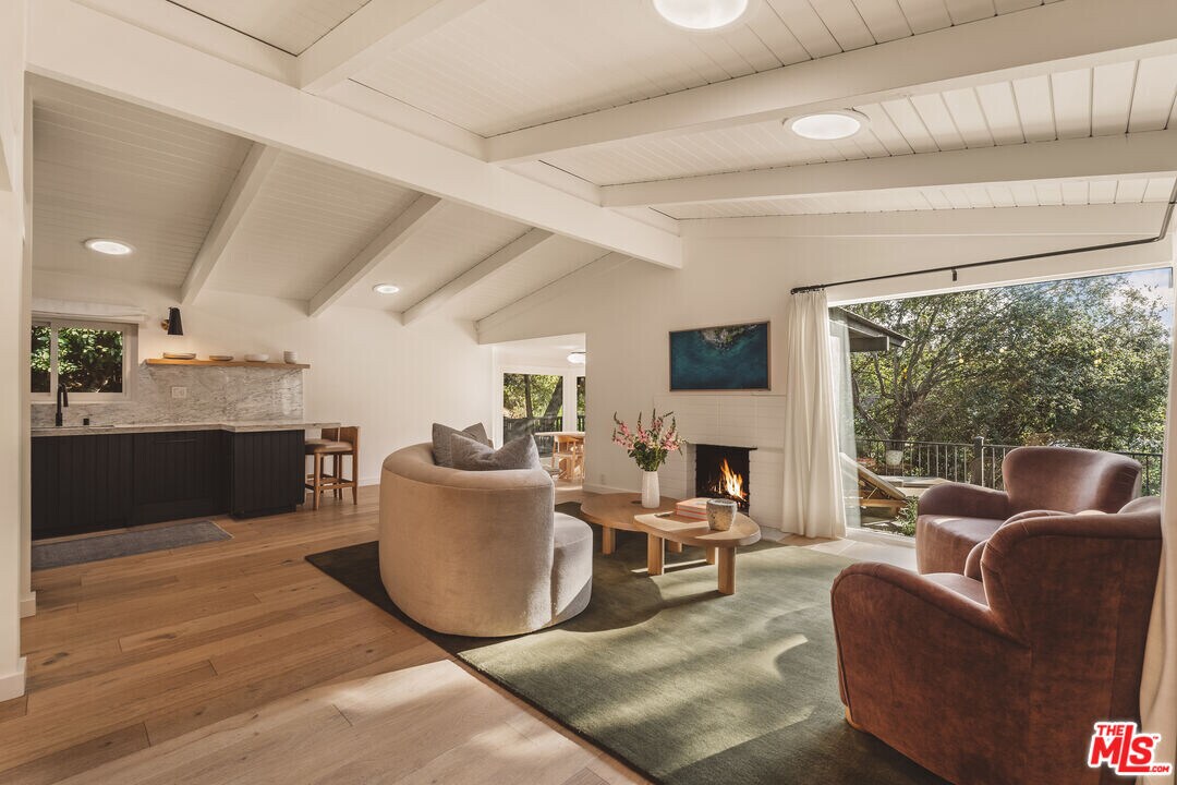 737 Halliday Ave in Los Angeles, CA - Building Photo