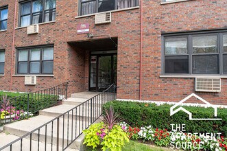 5847 N Winthrop Ave, Unit 101 in Chicago, IL - Foto de edificio - Building Photo