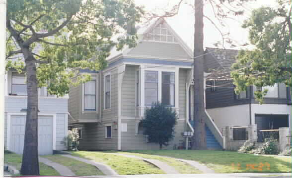 1570 Lincoln Ave in Alameda, CA - Foto de edificio - Building Photo