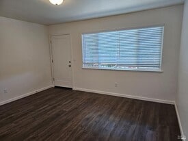 2060 Wilkins Ave in Napa, CA - Building Photo